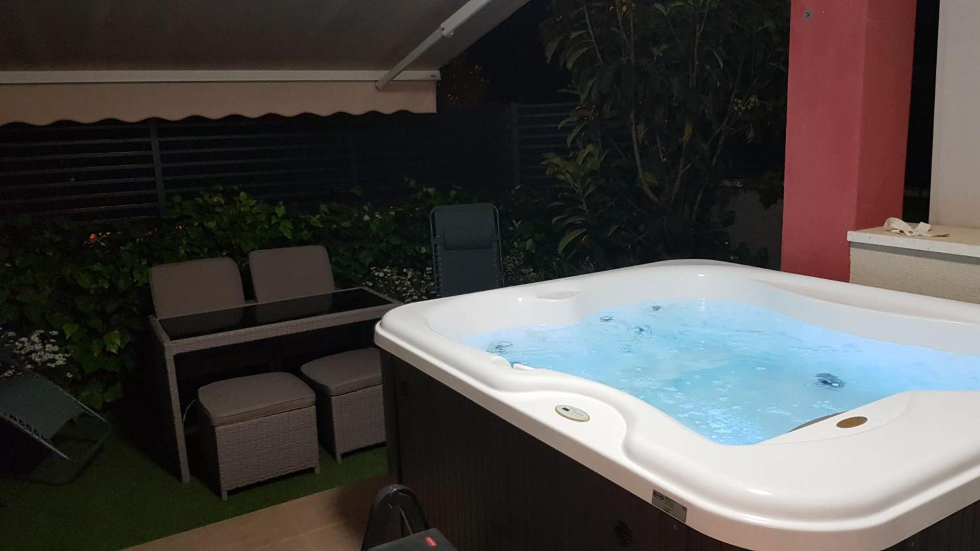 Salvia Apartment With Private Jacuzzi Split Eksteriør bilde